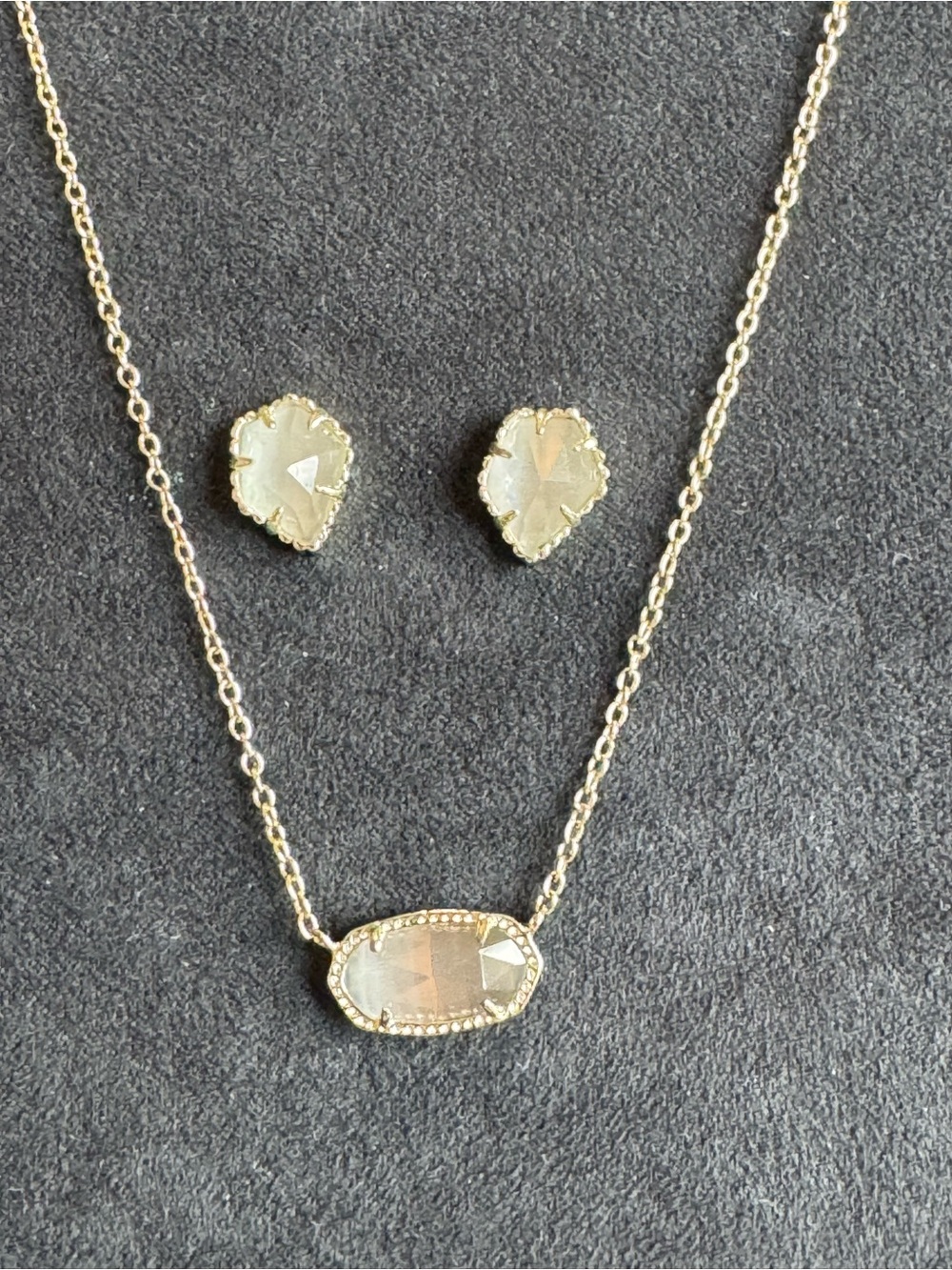 Kendra Scott Set - Elisa Necklace in Slate Gray Cat's Eye Plus Tessa Earrings